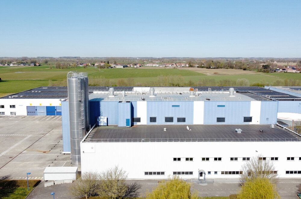 te-koop-productiemagazijnen-met-kantoren-met-mogelijkheid-tot-herontwikkeling-in-komen-vlakbij-de-franse-grens002.jpg