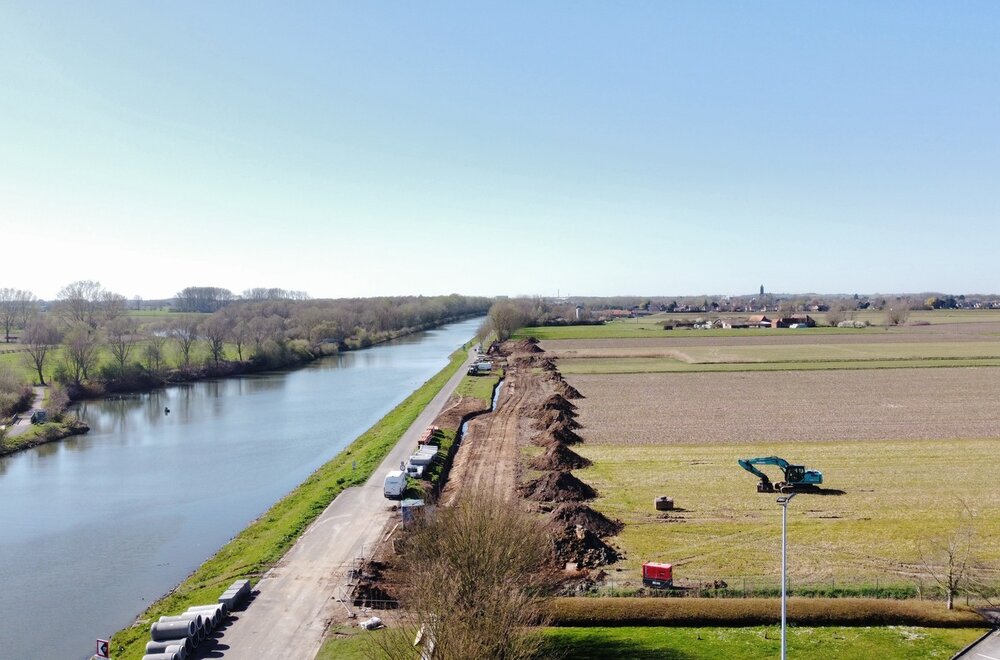te-koop-productiemagazijnen-met-kantoren-met-mogelijkheid-tot-herontwikkeling-in-komen-vlakbij-de-franse-grens005.jpg
