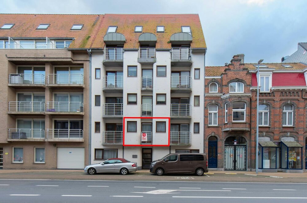 lichtrijke-studio-met-slaaphoek-en-terras-te-koop-002.jpg