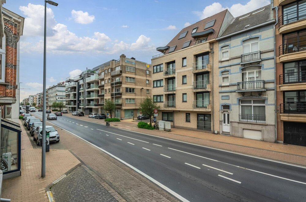 lichtrijke-studio-met-slaaphoek-en-terras-te-koop-011.jpg