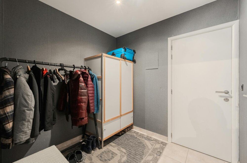 lichtrijke-studio-met-slaaphoek-en-terras-te-koop-012.jpg