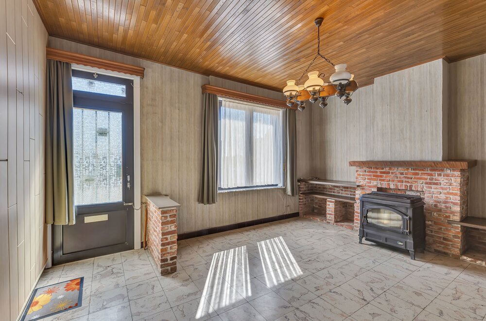 te-renoveren-woning-in-lennik002.jpg