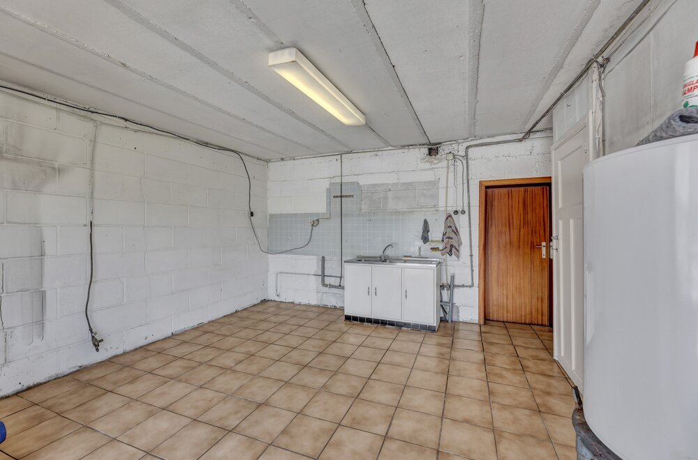 te-renoveren-woning-in-lennik013.jpg