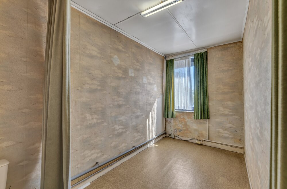 te-renoveren-woning-in-lennik018.jpg