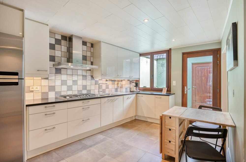 gerenoveerd-huis-te-koop-in-het-centrum-van-kruibeke008.jpg