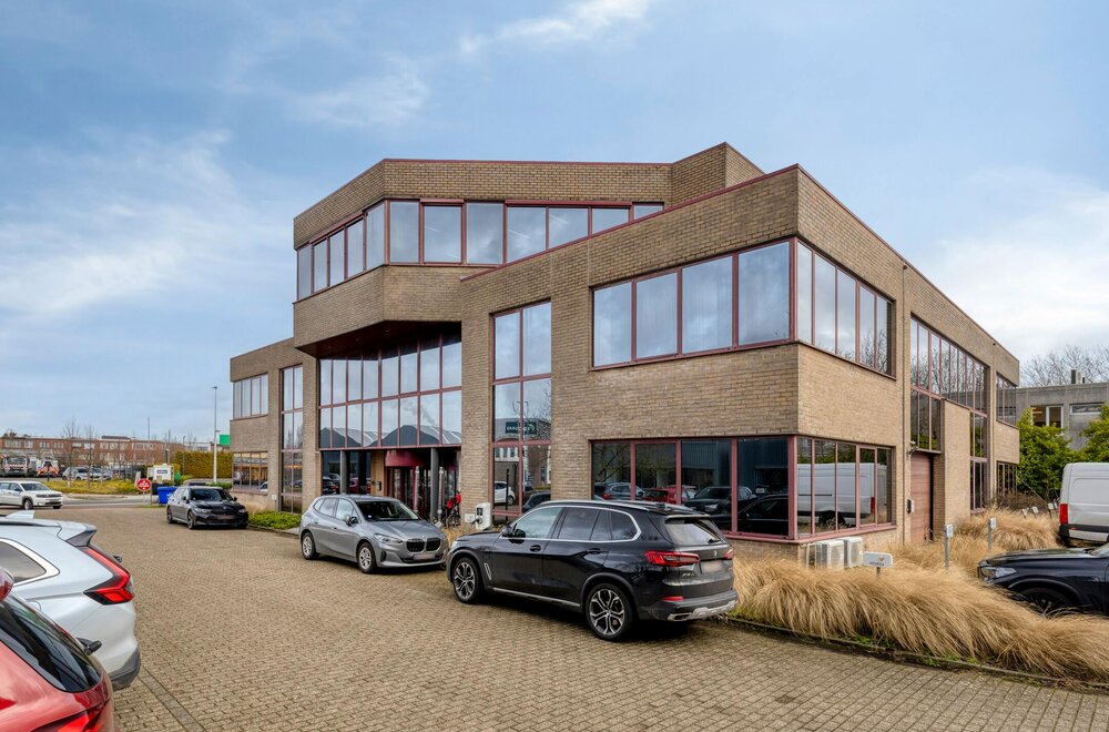 patrimoniumvennootschap-met-kantoorgebouw-in-aartselaar002.jpg