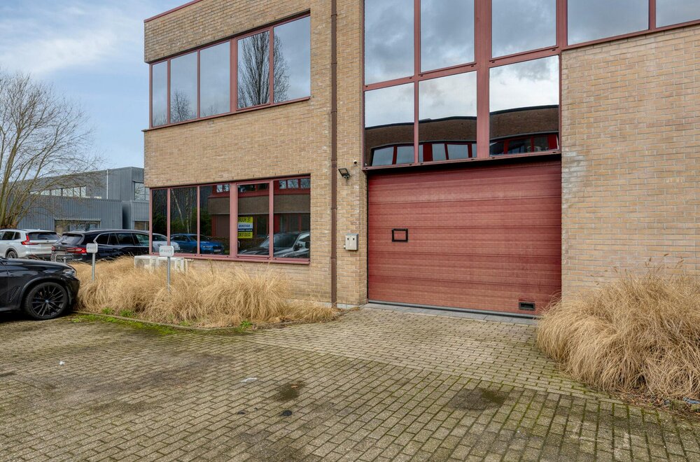 patrimoniumvennootschap-met-kantoorgebouw-in-aartselaar034.jpg