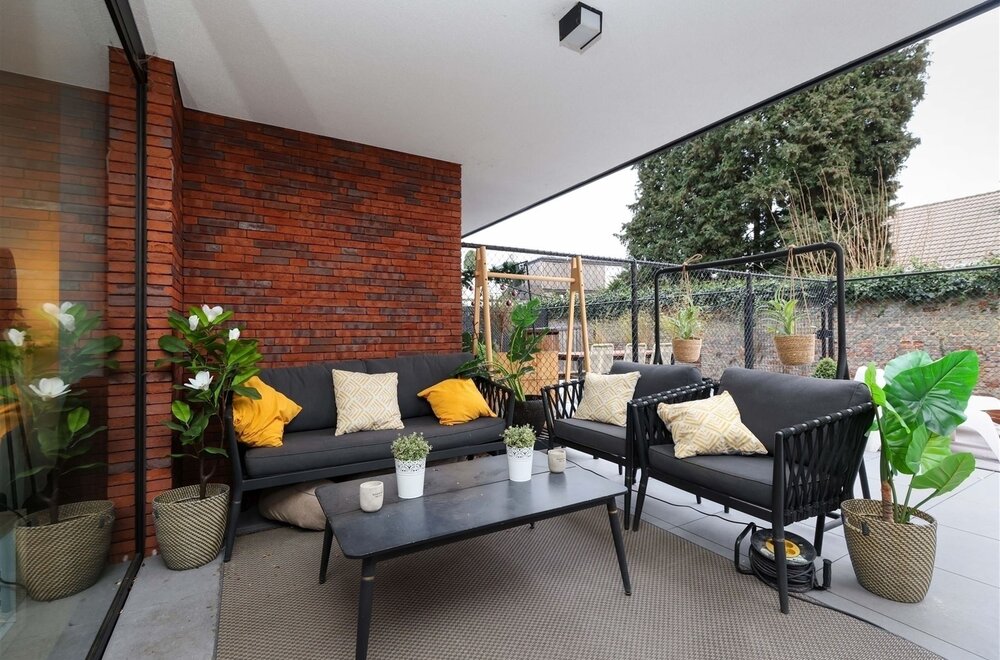 gelijkvloers-appartement-met-2-slaapkamers-ruim-terras-n-2-autostaanplaatsen-op-gunstige-locatie009.jpg