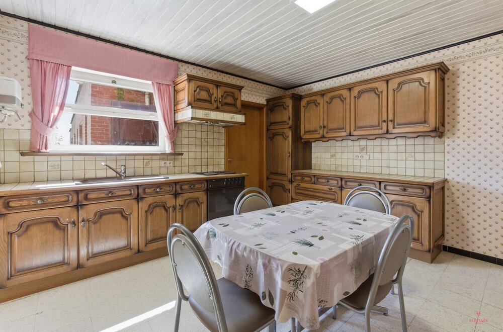 woning-met-potentieel-n-prachtig-uitzicht-in-aarsele009.jpg