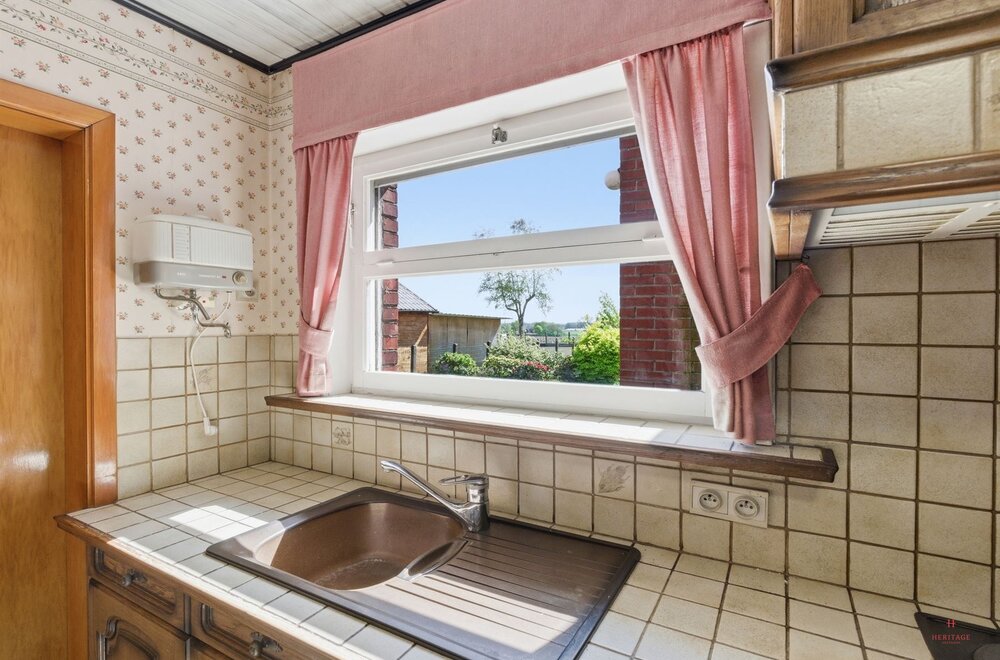 woning-met-potentieel-n-prachtig-uitzicht-in-aarsele013.jpg