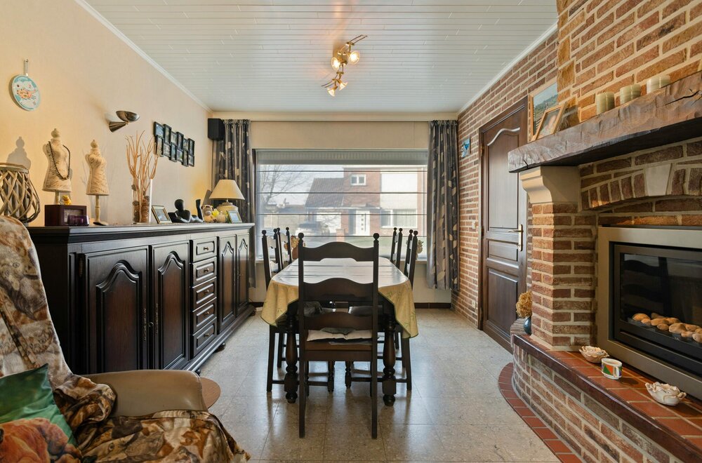 gezinswoning-met-3-slaapkamers-en-tuin-te-koop-in-roeselare002.jpg