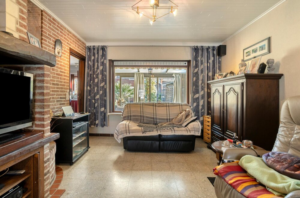 gezinswoning-met-3-slaapkamers-en-tuin-te-koop-in-roeselare006.jpg