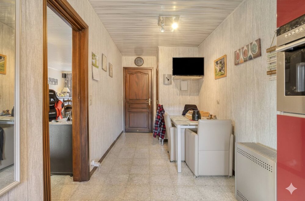 gezinswoning-met-3-slaapkamers-en-tuin-te-koop-in-roeselare008.jpg