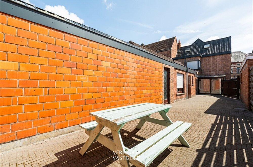 opbrengsteigendom-met-2-appartementen-en-4-garages-in-het-centrum-van-sleidinge-029.jpg