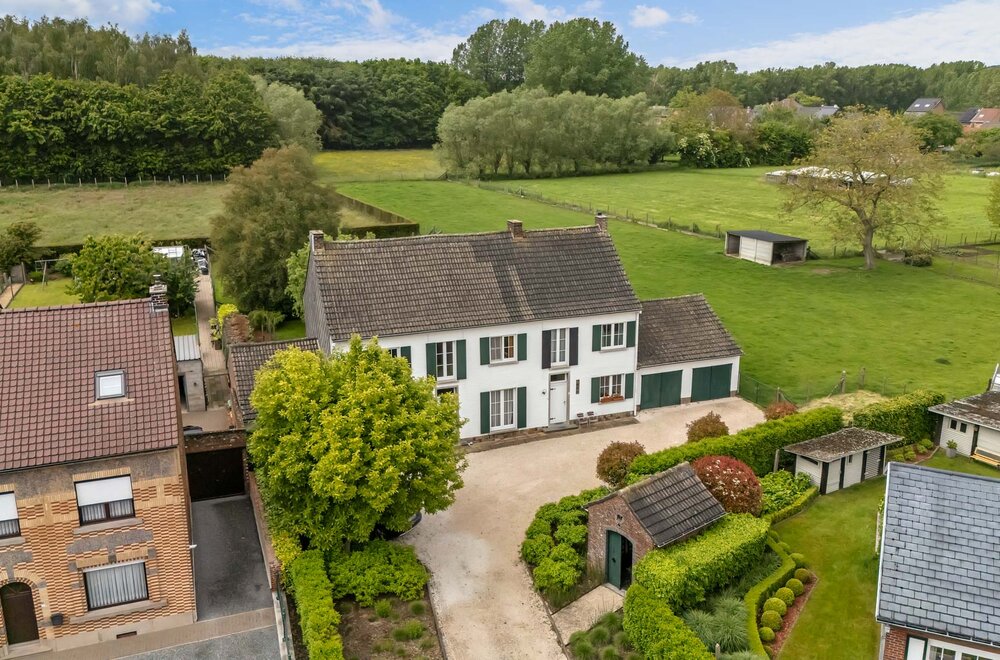 charmewoningen-met-aanpalende-weide-te-koop-te-pajottegem-002.jpg