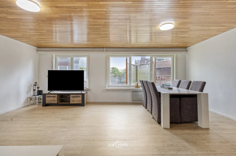 ruim-appartement-van-105-m-met-garage-in-centrum-verrebroek003.jpg