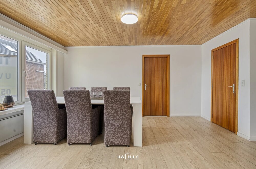 ruim-appartement-van-105-m-met-garage-in-centrum-verrebroek005.jpg