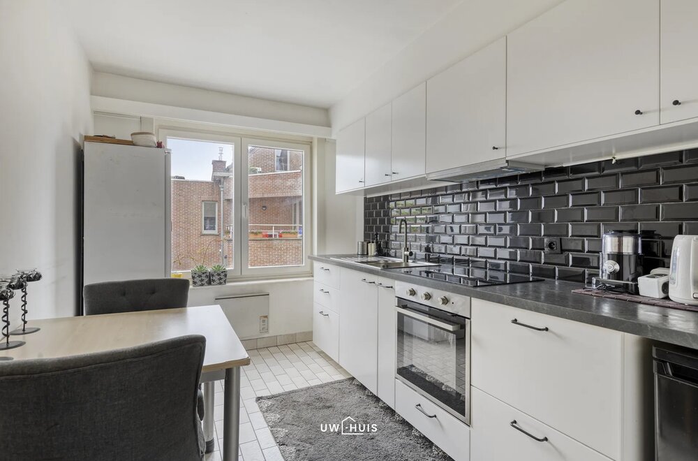 ruim-appartement-van-105-m-met-garage-in-centrum-verrebroek006.jpg