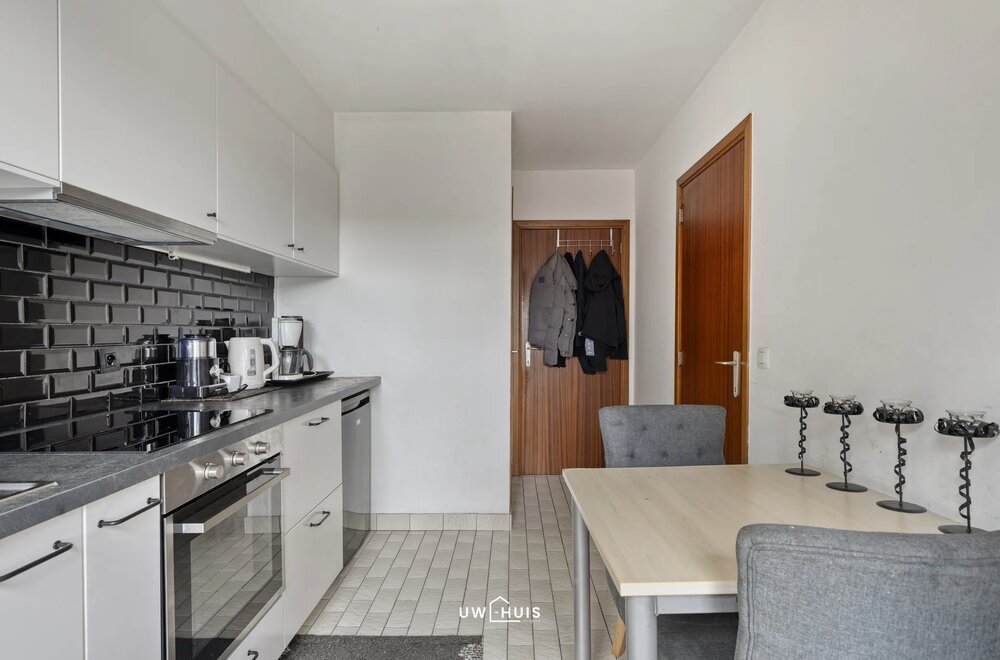 ruim-appartement-van-105-m-met-garage-in-centrum-verrebroek007.jpg
