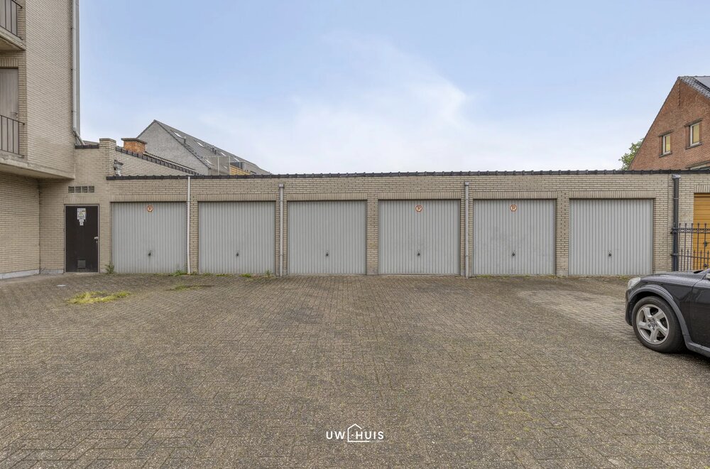 ruim-appartement-van-105-m-met-garage-in-centrum-verrebroek013.jpg