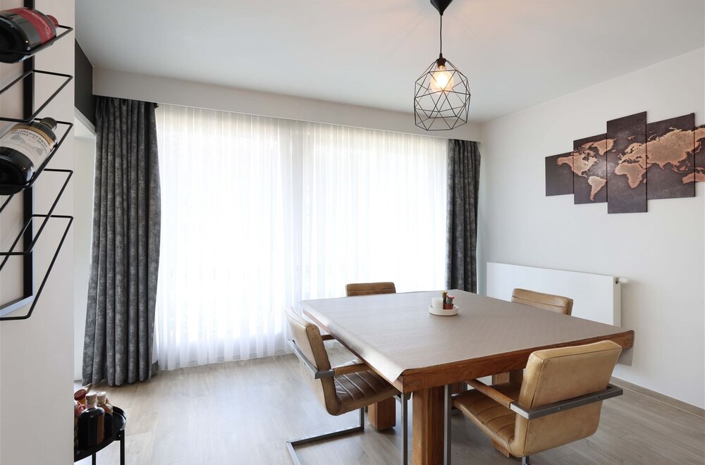knap-gerenoveerd-appartement-met-2-slaapkamers-zonnig-terras-n-autostaanplaats-op-gunstige-locatie004.jpg