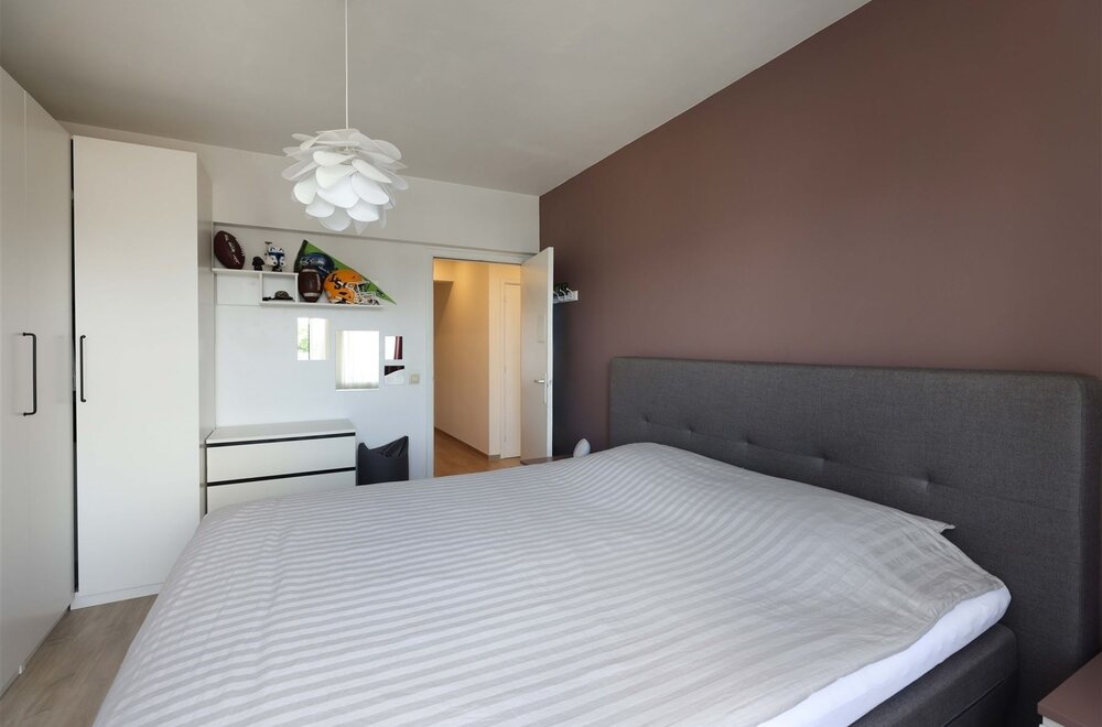 knap-gerenoveerd-appartement-met-2-slaapkamers-zonnig-terras-n-autostaanplaats-op-gunstige-locatie008.jpg