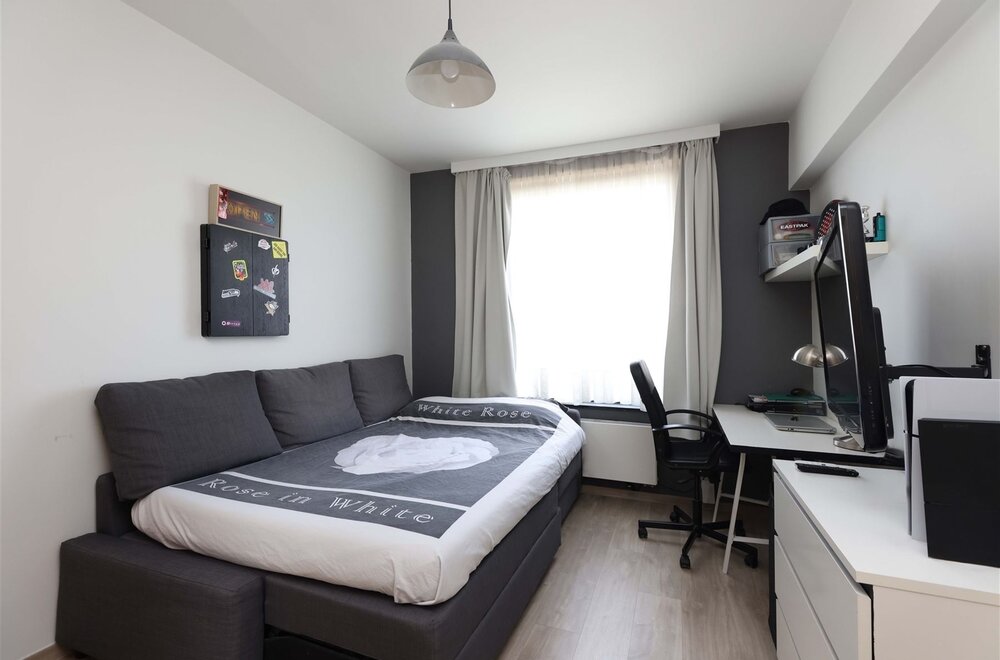 knap-gerenoveerd-appartement-met-2-slaapkamers-zonnig-terras-n-autostaanplaats-op-gunstige-locatie009.jpg