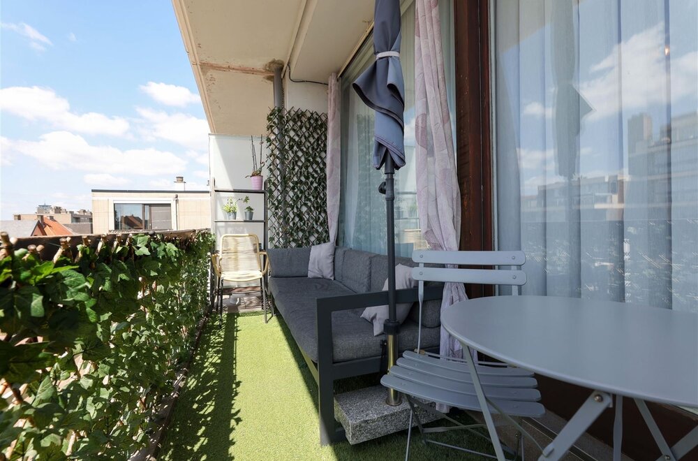 knap-gerenoveerd-appartement-met-2-slaapkamers-zonnig-terras-n-autostaanplaats-op-gunstige-locatie011.jpg