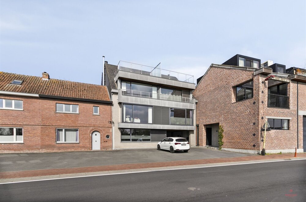 handelsruimte-met-appartement-in-nevele003.jpg