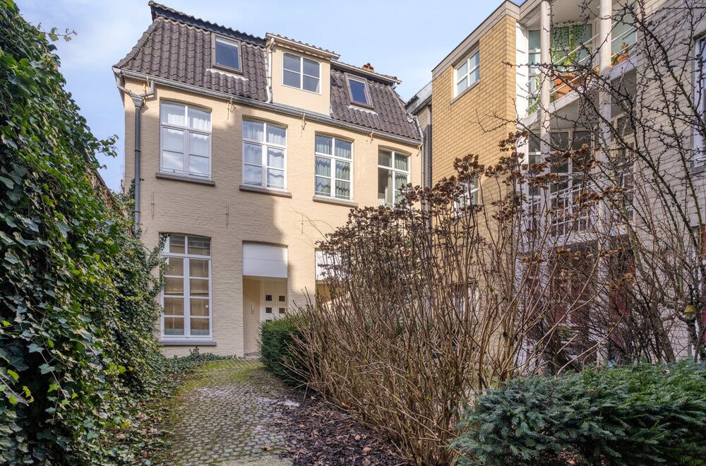 instapklaar-appartement-te-koop-met-mezzanine-in-brugge012.jpg