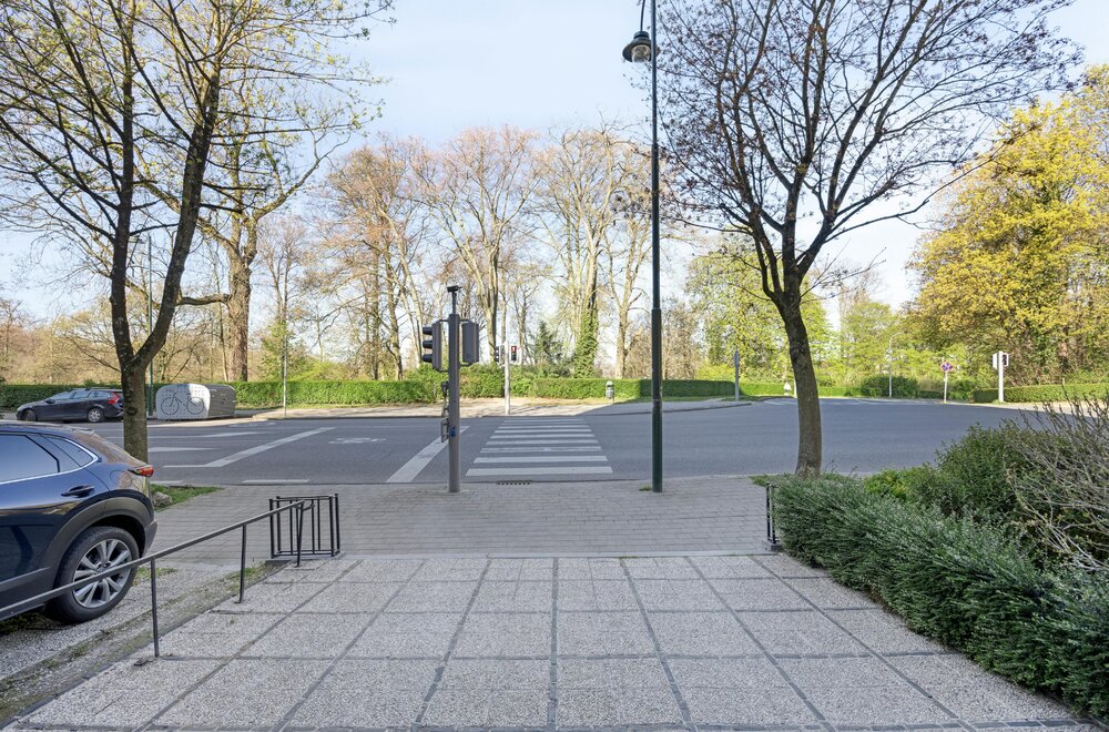 3-slpk-appt-met-zonnig-terras-en-zicht-op-het-park-van-vorst003.jpg