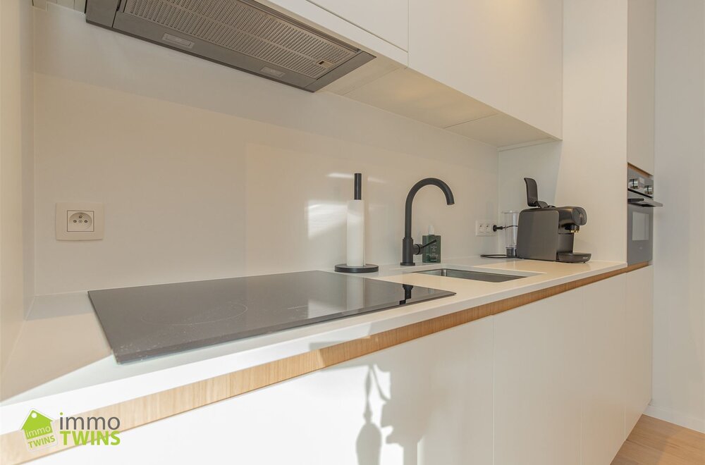 prachtig-gerenoveerd-appartement-met-2-slaapkamers-in-hartje-oostende-004.jpg