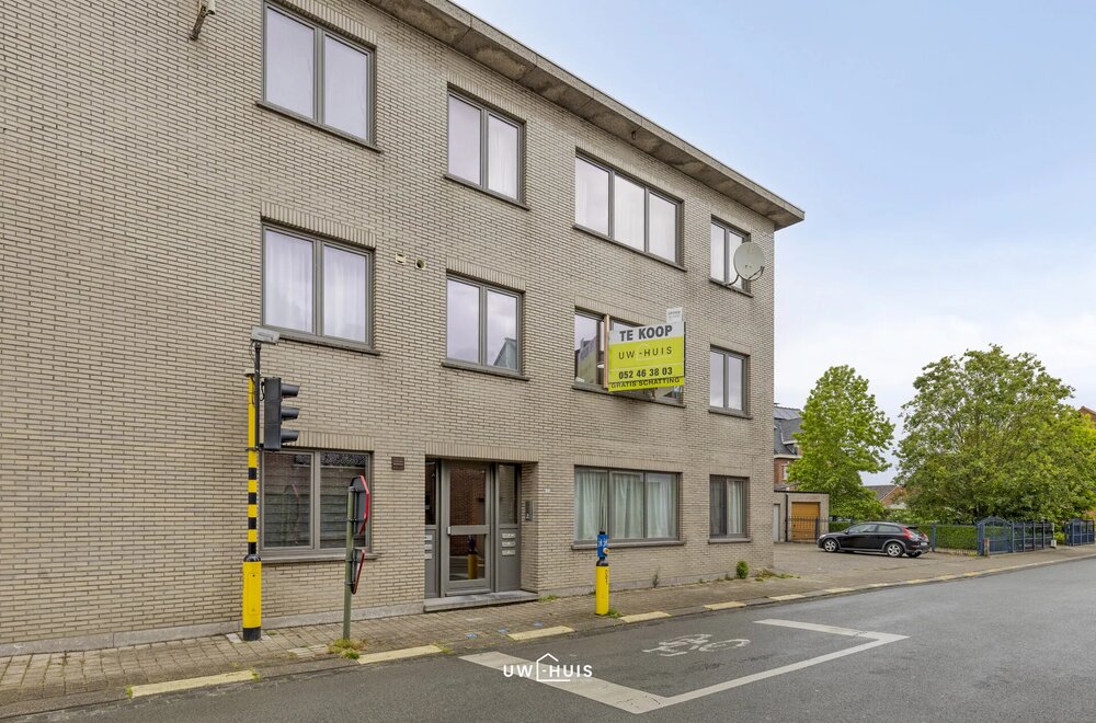ruim-appartement-van-105-m-met-garage-in-centrum-verrebroek001.jpg