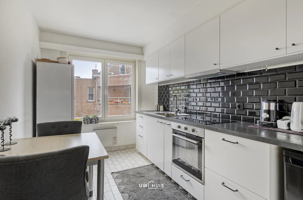 ruim-appartement-van-105-m-met-garage-in-centrum-verrebroek006.jpg