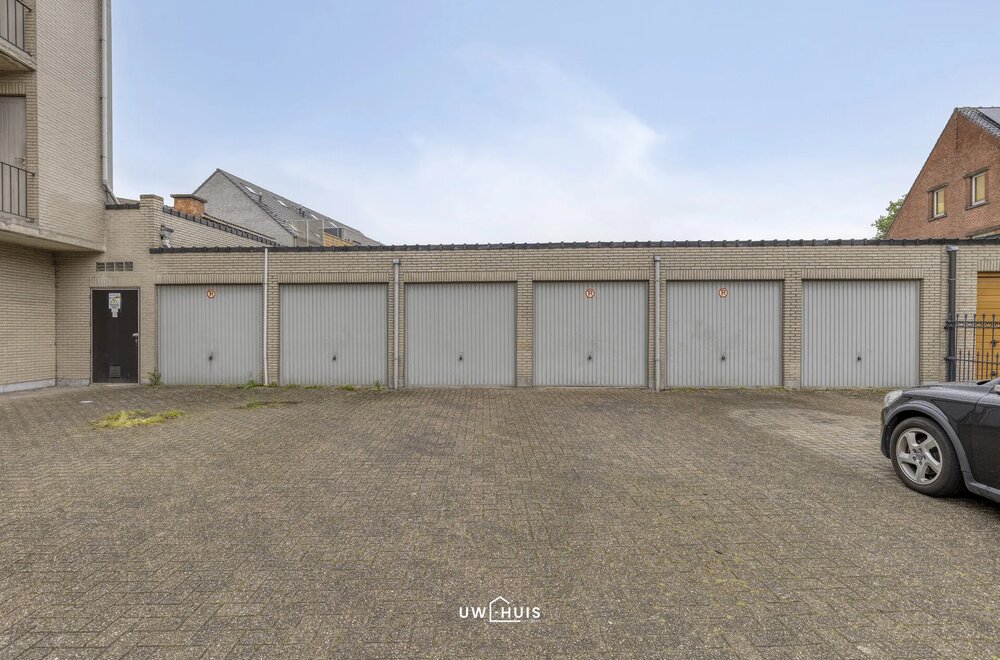 ruim-appartement-van-105-m-met-garage-in-centrum-verrebroek013.jpg