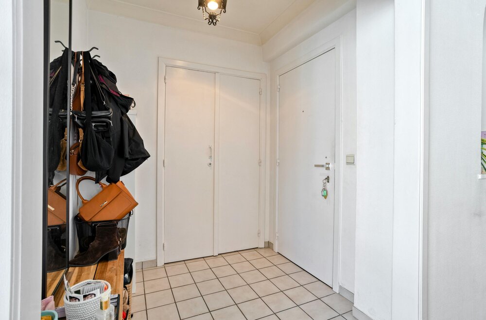 lichtrijk-appartement-met-2-slaapkamers-te-koop-in-brugge005.jpg