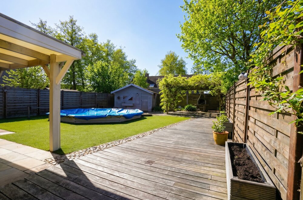 prettig-gelegen-halfopen-woning-met-garage-en-tuin002.jpg