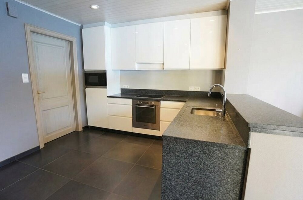 prettig-gelegen-halfopen-woning-met-garage-en-tuin011.jpg