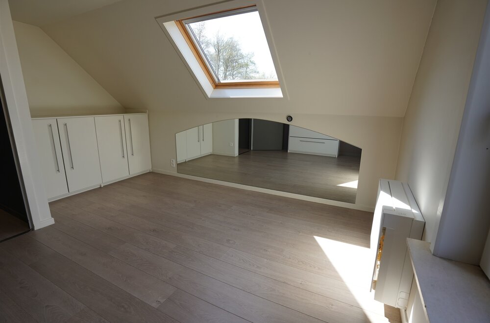 prettig-gelegen-halfopen-woning-met-garage-en-tuin017.jpg