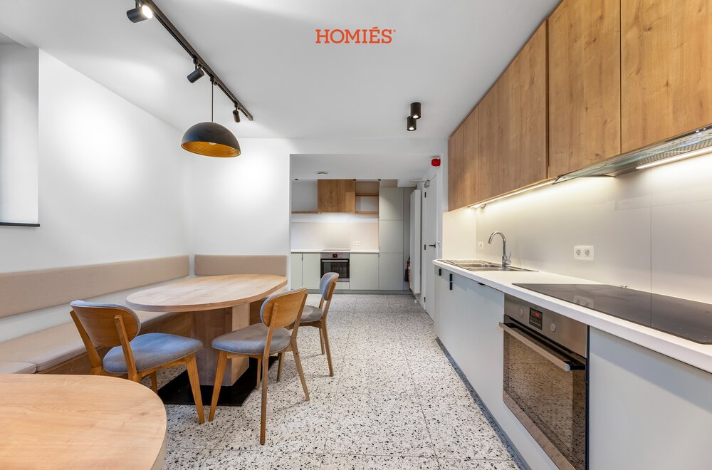 prachtig-studentengebouw-met-16-units-nabij-ladeuzeplein010.jpg