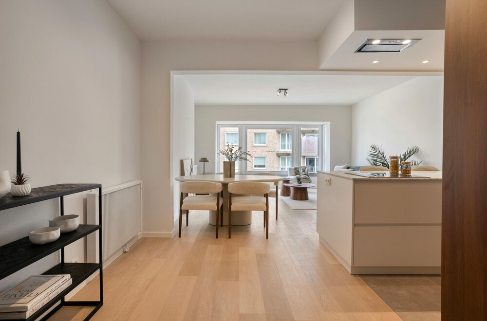 mooi-gerenoveerd-appartement-te-koop-met-lateraal-zeezicht003.jpg