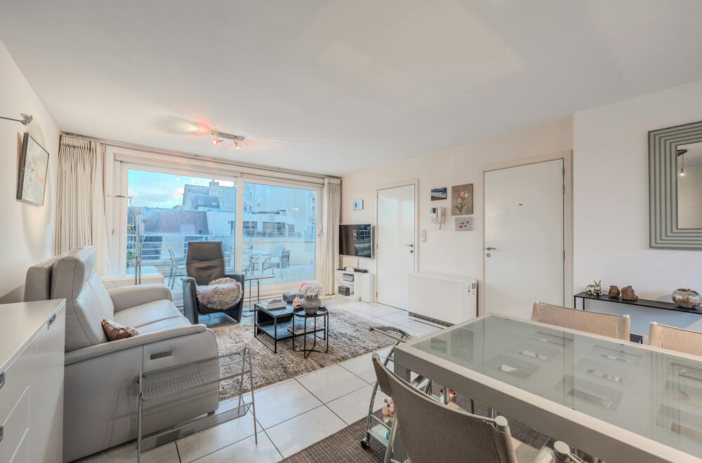prachtig-appartement-met-ruime-terrassen-en-zijdelings-zeezicht-006.jpg