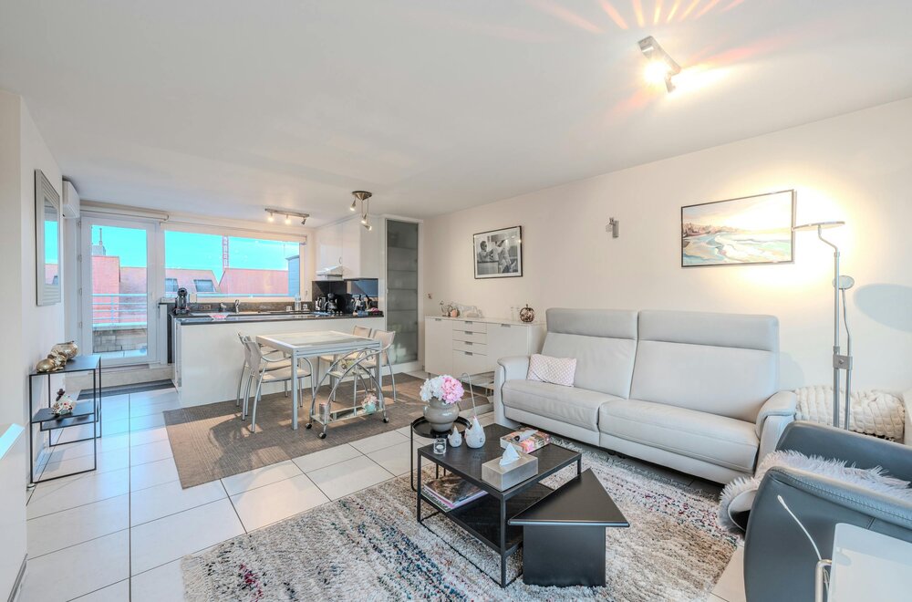 prachtig-appartement-met-ruime-terrassen-en-zijdelings-zeezicht-009.jpg