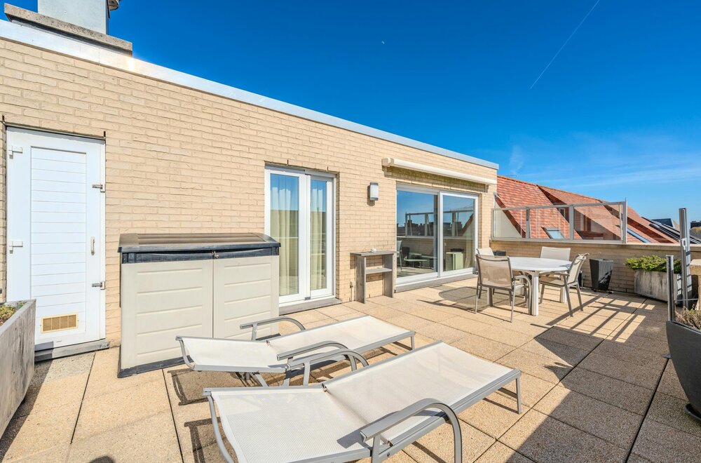 prachtig-appartement-met-ruime-terrassen-en-zijdelings-zeezicht-015.jpg
