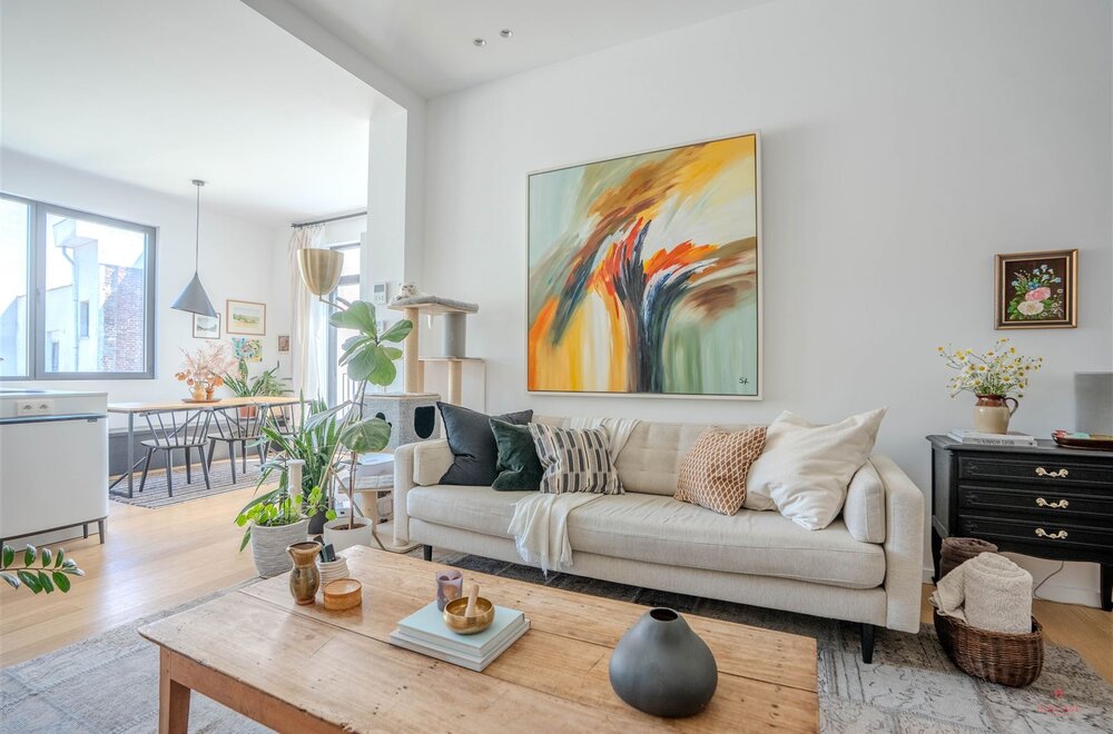 luxueus-gerenoveerd-2-slaapkamer-appartement-met-terras004.jpg