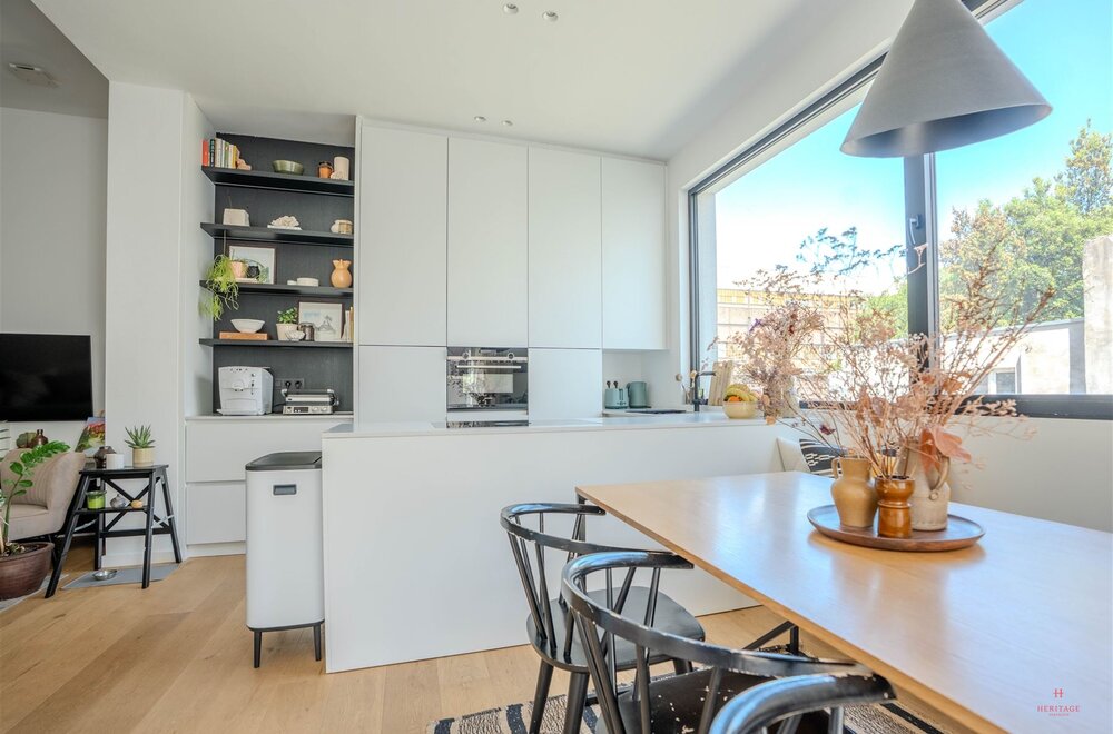 luxueus-gerenoveerd-2-slaapkamer-appartement-met-terras009.jpg