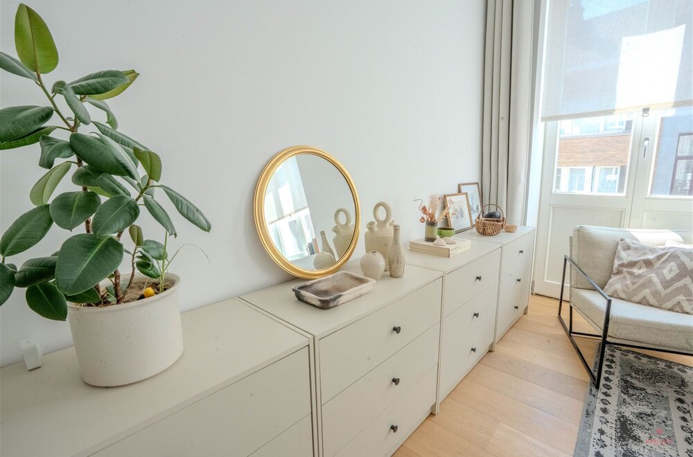 luxueus-gerenoveerd-2-slaapkamer-appartement-met-terras019.jpg
