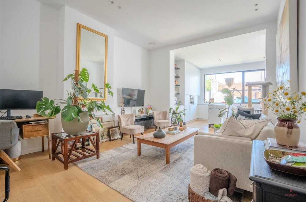 luxueus-gerenoveerd-2-slaapkamer-appartement-met-terras020.jpg