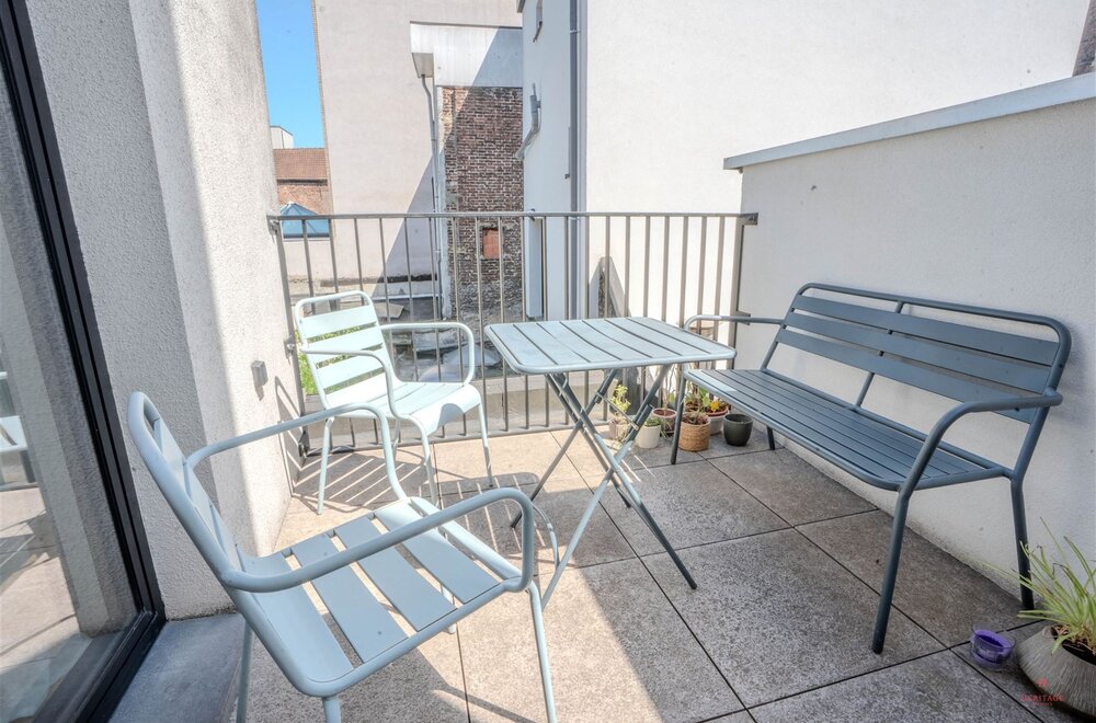 luxueus-gerenoveerd-2-slaapkamer-appartement-met-terras023.jpg