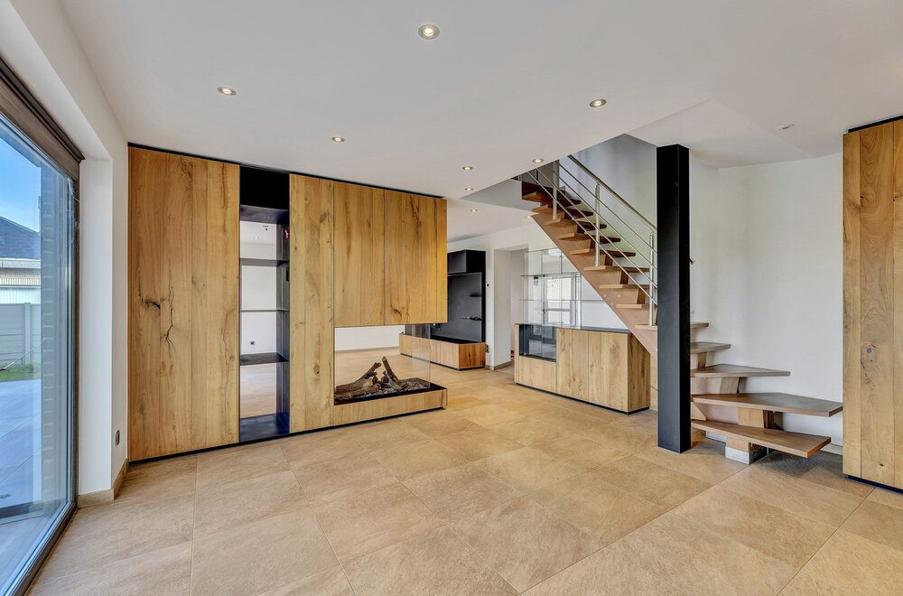 zeer-ruime-woning-met-mogelijkheid-zelfstandige-activiteit004.jpg